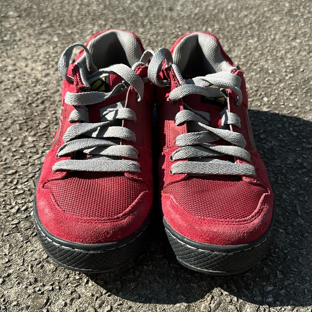 Five Ten Freerider MTB shoes women’s 8.5 / mens 7 brick red suede EUC